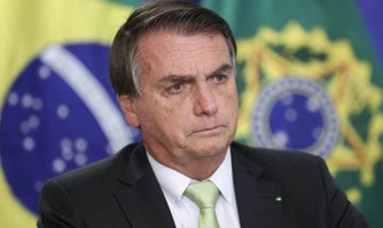 Bolsonaro diz que garantiu com Economia manter zerados impostos sobre combustíveis em 2023