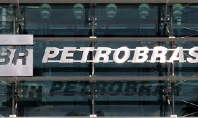 Petrobras começa a descontar salários de grevistas