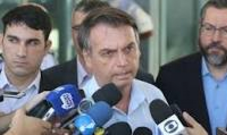 Bolsonaro pede para Luis Miranda relatar projeto de impostos em combustíveis