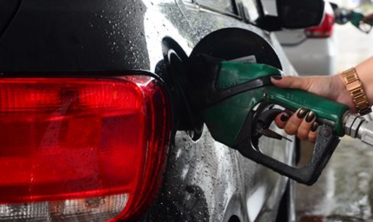 Gasolina nas alturas: veja as cidades campeãs do combustível caro no Brasil