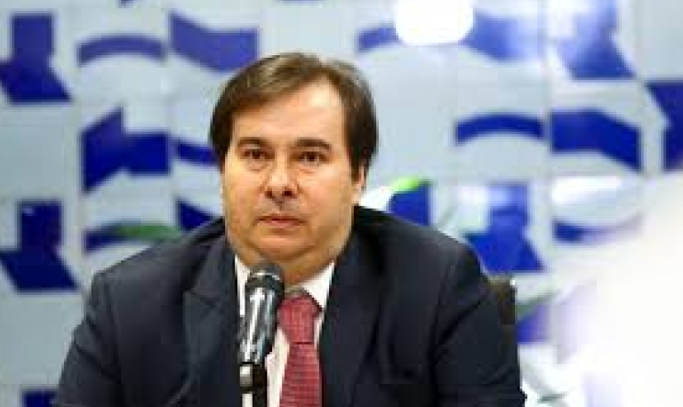 ‘País depende da reforma tributária para voltar a crescer’, diz Rodrigo Maia