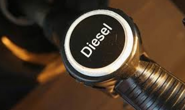 Preço do diesel recua mais de 3% nas duas primeiras semanas de setembro, diz Ticket Log