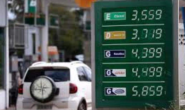 Mesmo com reajuste, importadores calculam defasagem de 7% na gasolina