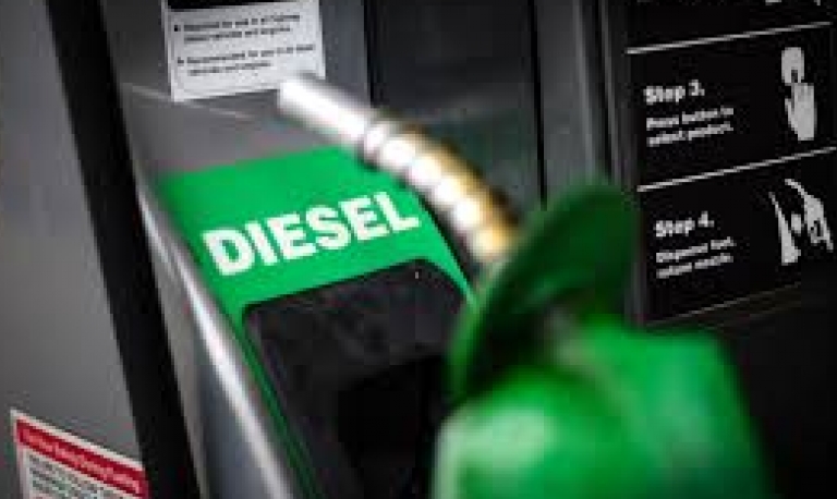 Liminar do ICMS pode subir preço do diesel; governo força nova mudança