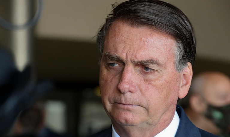 Bolsonaro sugere ação contra governadores que não cortarem ICMS sobre combustível