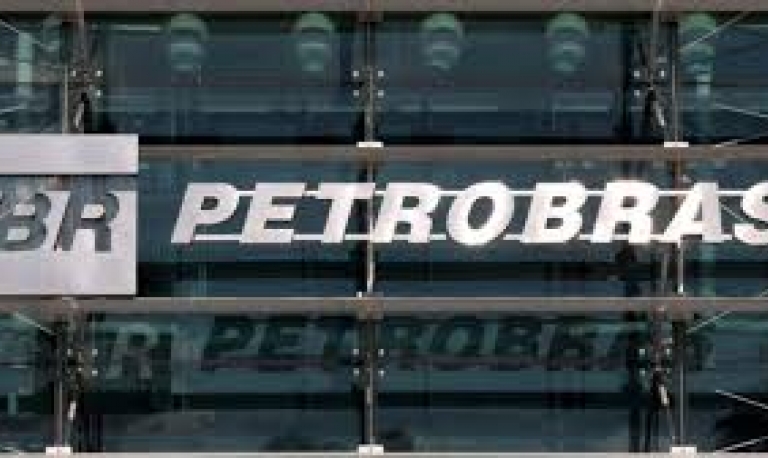 Petrobras tenta contornar excesso de combustível usando tanques de terceiros