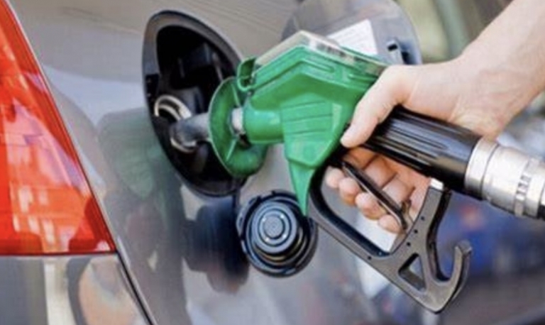 Preço da gasolina deve subir novamente, diz presidente do Sindicombustíveis