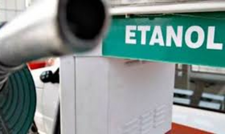 Vendas de etanol hidratado caíram 16% em agosto, diz ANP