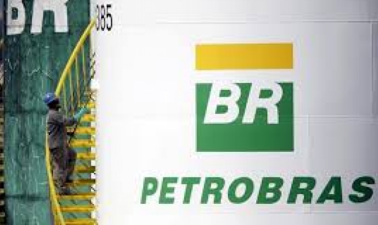 Sob Bolsonaro, Petrobras acelera venda de ativos e mira acionista