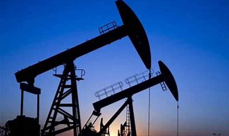 Preços do petróleo sobem mais de 1% com interrupções na Líbia