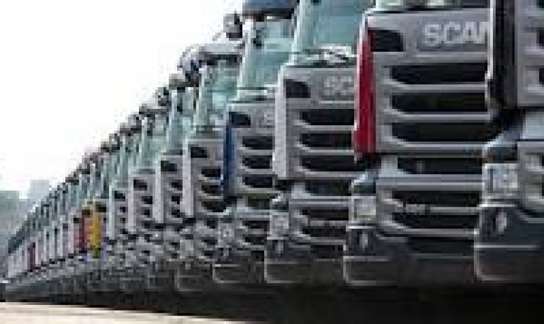 Depois da Volks, Scania e Volvo suspendem produção por pandemia e falta de peças