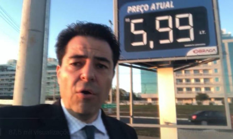 Ministro de Minas e Energia vai a posto de gasolina e grava vídeo sobre preço do produto