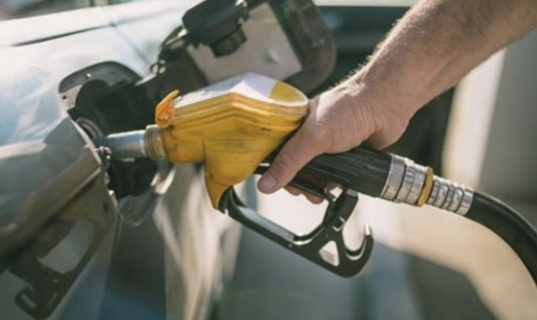 Preço da gasolina segue com viés de baixa nas bombas, diz ANP
