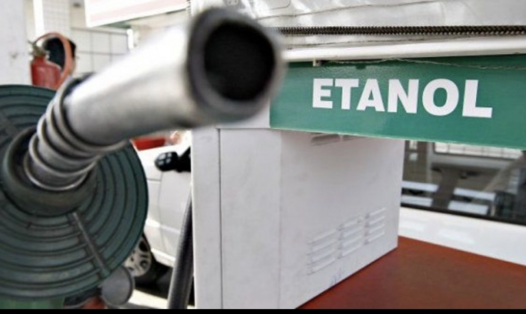 Gasolina cara fez etanol subir na semana passada em todos os Estados