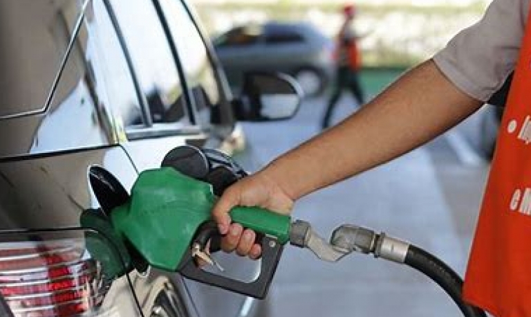 Preços dos combustíveis voltaram a cair nos postos na semana